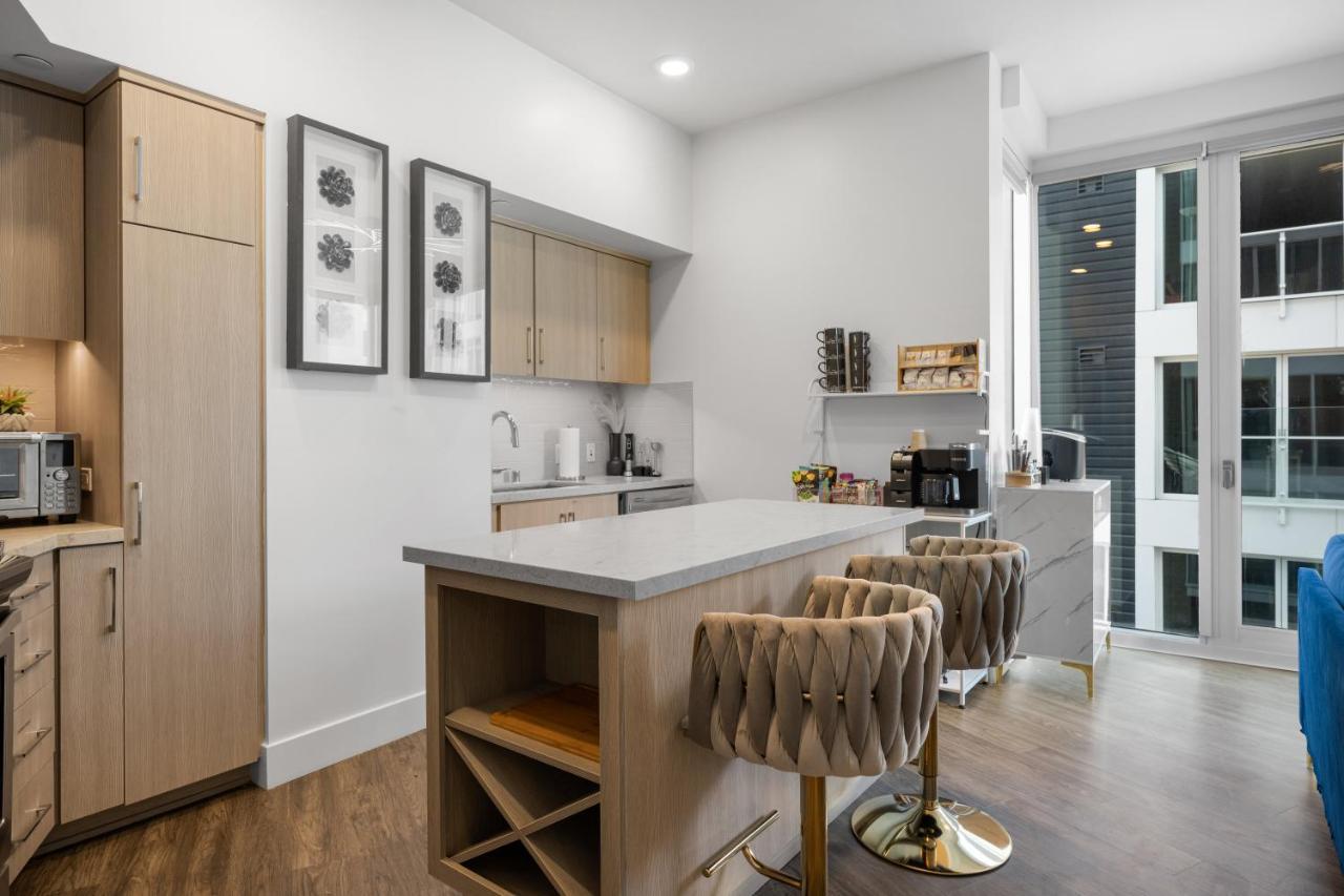 Park Lux Playhouse Apartment San Diego Bagian luar foto