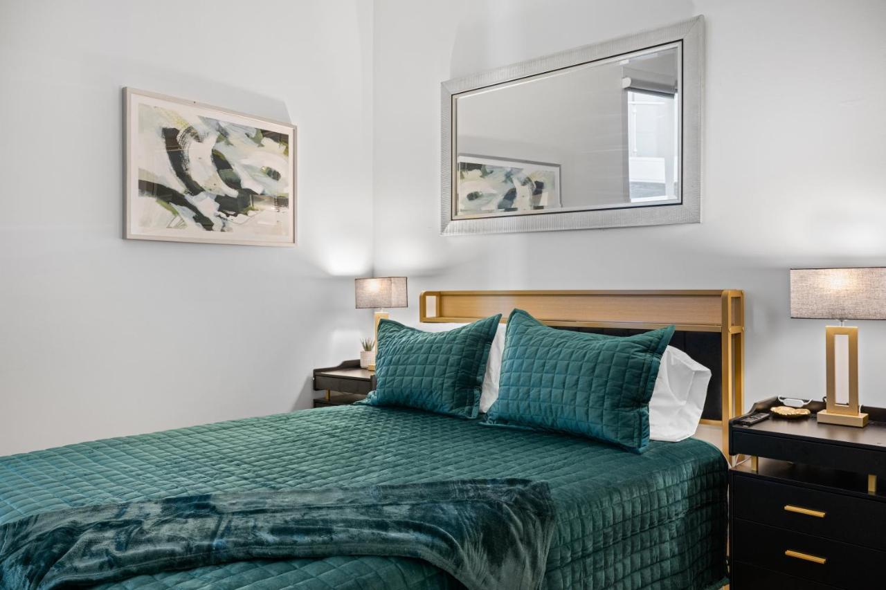 Park Lux Playhouse Apartment San Diego Bagian luar foto