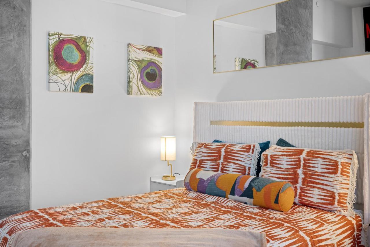 Park Lux Playhouse Apartment San Diego Bagian luar foto